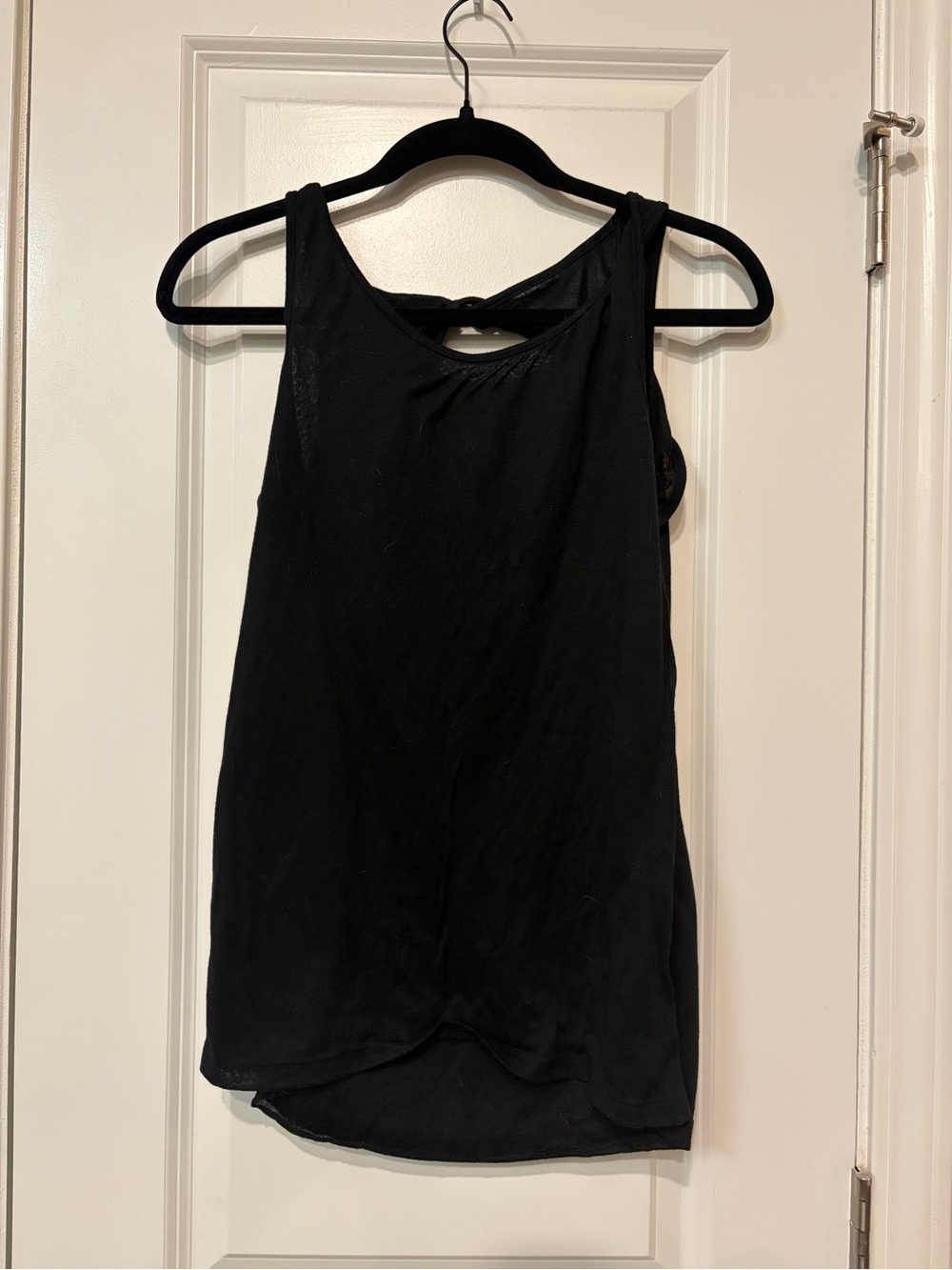 Athleta Women’s Black Sleeveless Twist-Back Tank Top